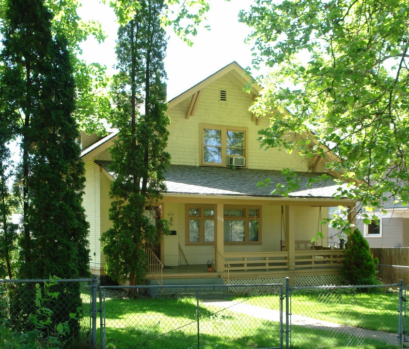 1123 W 9th Ave in Spokane, WA - Foto de edificio