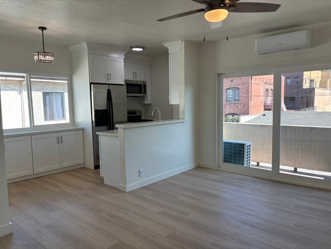 2007 E 2nd St, Unit 8 in Los Angeles, CA - Building Photo - Building Photo