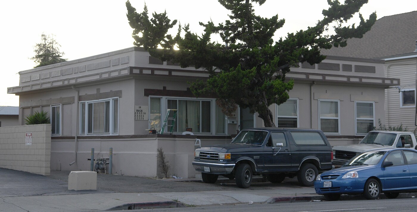 22217-22225 Mission Blvd in Hayward, CA - Building Photo