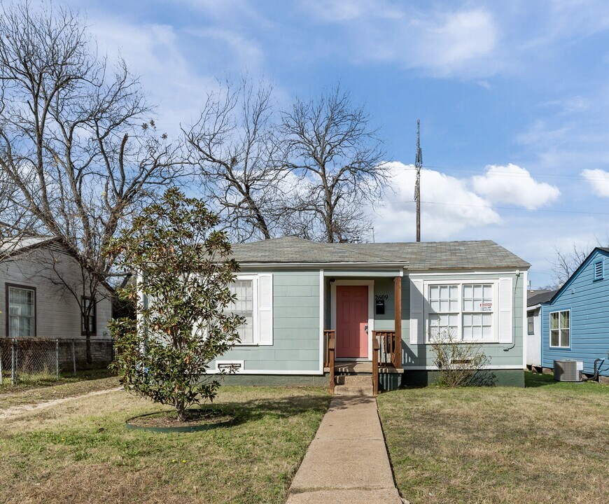 2609 Herring Ave in Waco, TX - Building Photo
