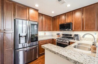 28426 Herrera St in Santa Clarita, CA - Building Photo - Building Photo
