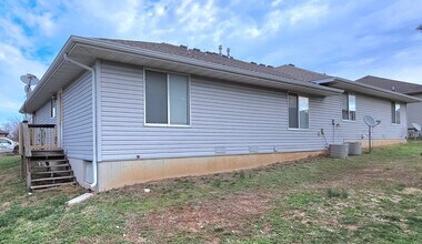 3760-3762 W Brook Ct in Springfield, MO - Building Photo - Building Photo