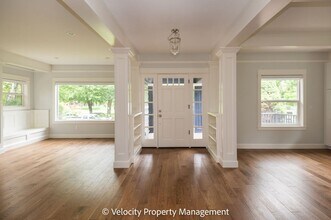 924 NW Riverside Blvd in Bend, OR - Building Photo - Building Photo