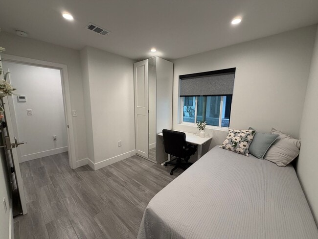 property at 3020 Normandie Ave