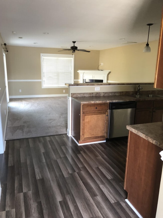 2205 Chavis Dr in Greenville, NC - Building Photo - Building Photo