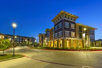 Elevate at Kitty Hawk in Converse, TX - Foto de edificio - Building Photo