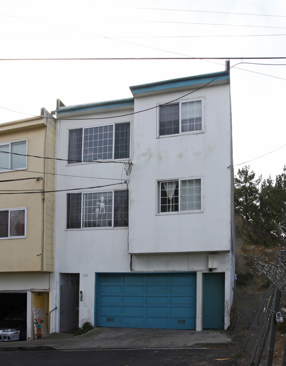 385 Peoria St in Daly City, CA - Foto de edificio