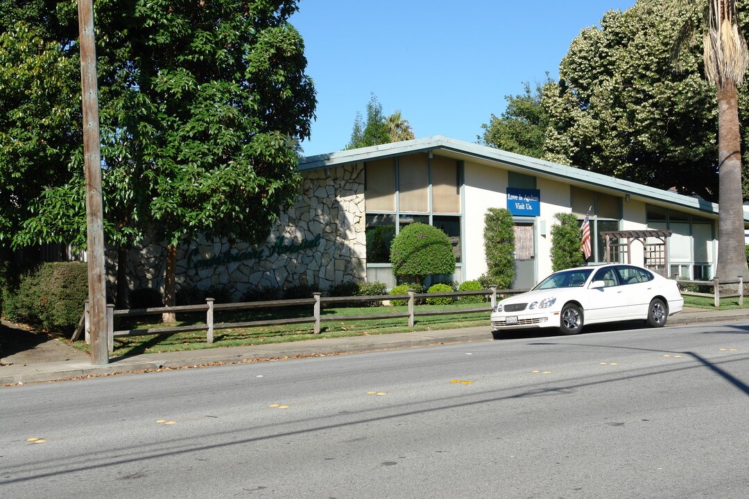 445 N San Mateo Dr in San Mateo, CA - Building Photo