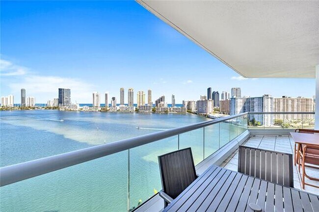 2600 Island Blvd in Aventura, FL - Building Photo - Building Photo