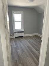 79 Lafayette St, Unit apt 3 in Paterson, NJ - Building Photo - Building Photo