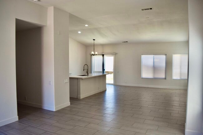 property at 31580 Vía Pared