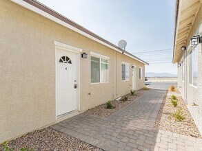 1641 S Dandelion St, Unit 4 in Pahrump, NV - Building Photo - Building Photo
