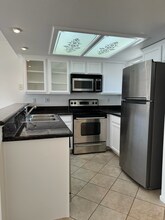 3440 Hathaway Ave, Unit 3440 Hathaway Ave #323 in Long Beach, CA - Building Photo - Building Photo