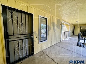 1311 W Century Blvd in Lodi, CA - Building Photo - Building Photo