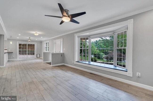 5200 Southampton Dr in Springfield, VA - Building Photo - Building Photo