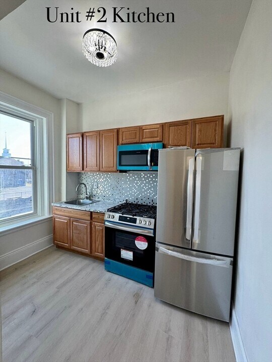 4 Montrose St in Boston, MA - Building Photo