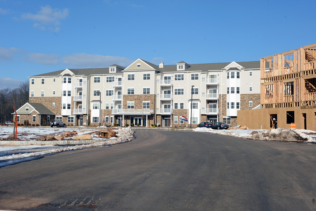 Cedar Woods Condominium in Piscataway, NJ - Building Photo