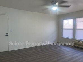 702 Jackson St in Fairfield, CA - Building Photo - Building Photo