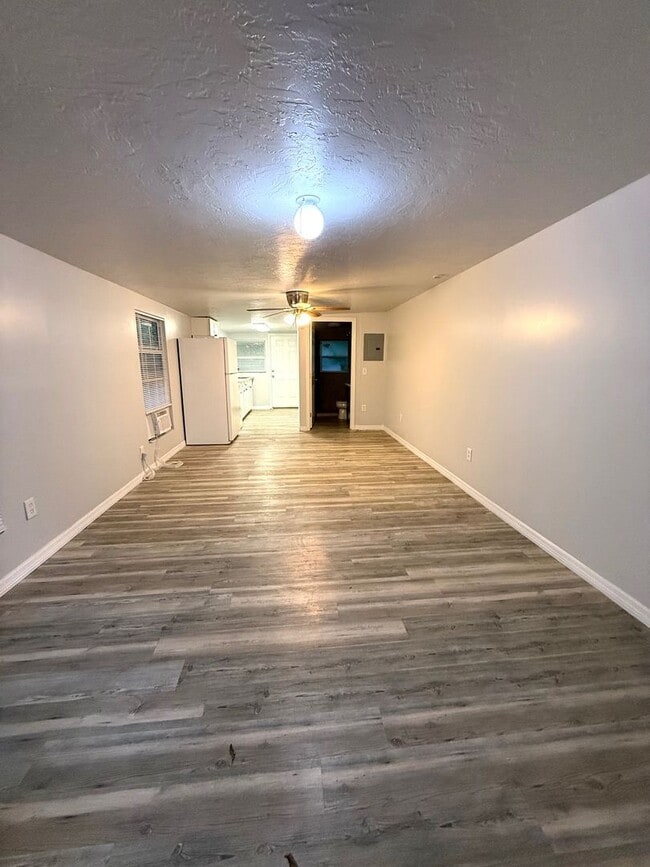 3005 Hawthorne St in Sarasota, FL - Building Photo - Building Photo