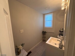 25 Treacy Ave in Newark, NJ - Building Photo - Building Photo
