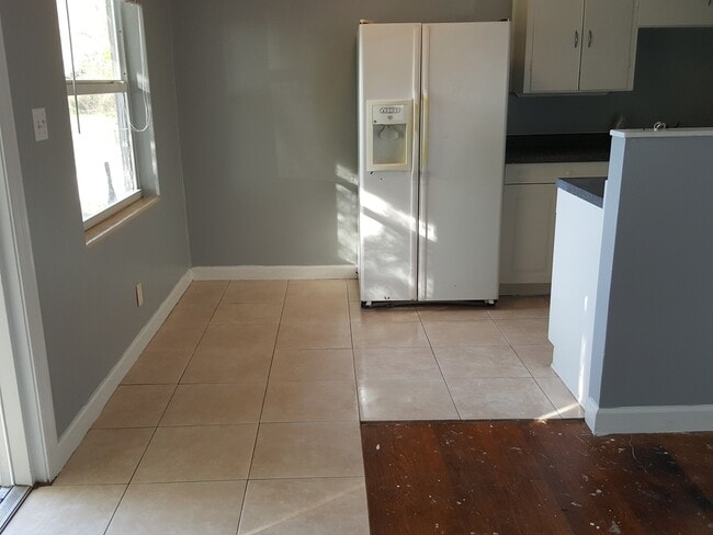 property at 532 W Desoto St