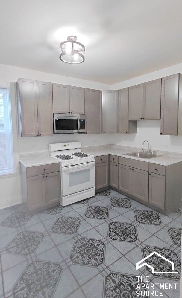 1741 N Central Park Ave, Unit 1 in Chicago, IL - Building Photo - Building Photo