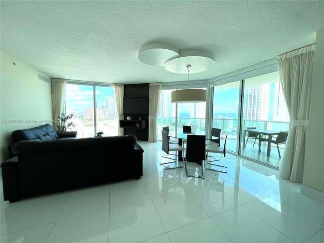 250 Sunny Isles Blvd, Unit 3-1702 in Sunny Isles Beach, FL - Building Photo - Building Photo