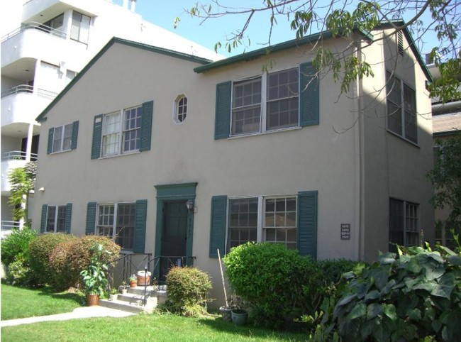 9842 Vidor Dr in Los Angeles, CA - Foto de edificio - Building Photo