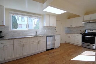 3110 Ocean Ave in San Francisco, CA - Building Photo - Building Photo