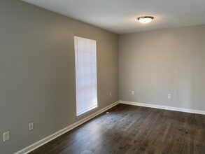 1080 Wallace Rd, Unit C9 in Jackson, TN - Building Photo - Building Photo