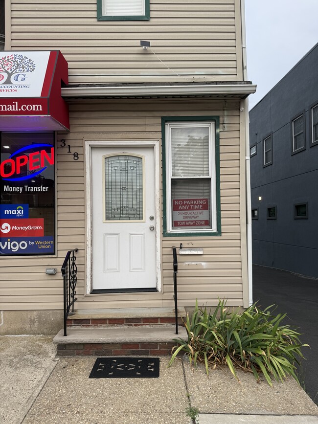 318 Washington Ave, Unit 3