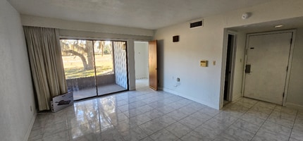 181 Palm View Ct, Unit B in Haines City, FL - Foto de edificio - Building Photo