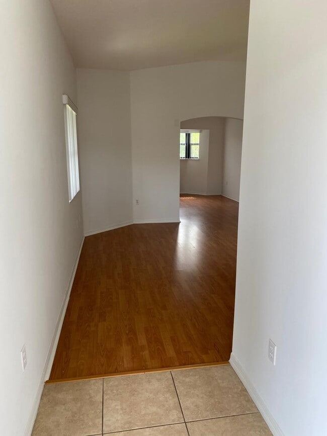 22901 SW 88th Pl in Cutler Bay, FL - Foto de edificio - Building Photo