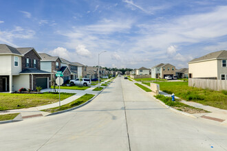 Wayside Village by Starlight Homes in Houston, TX - Building Photo - Building Photo