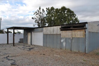 12712 E McKinley Ave in Sanger, CA - Building Photo - Building Photo