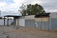 12712 E McKinley Ave in Sanger, CA - Foto de edificio - Building Photo