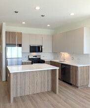 4744 W Addison St in Chicago, IL - Building Photo - Building Photo