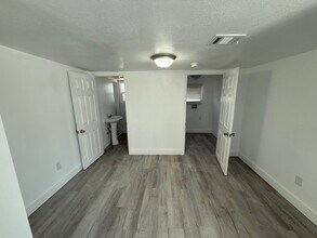 8692 S Englehart Ave in Reedley, CA - Building Photo - Building Photo