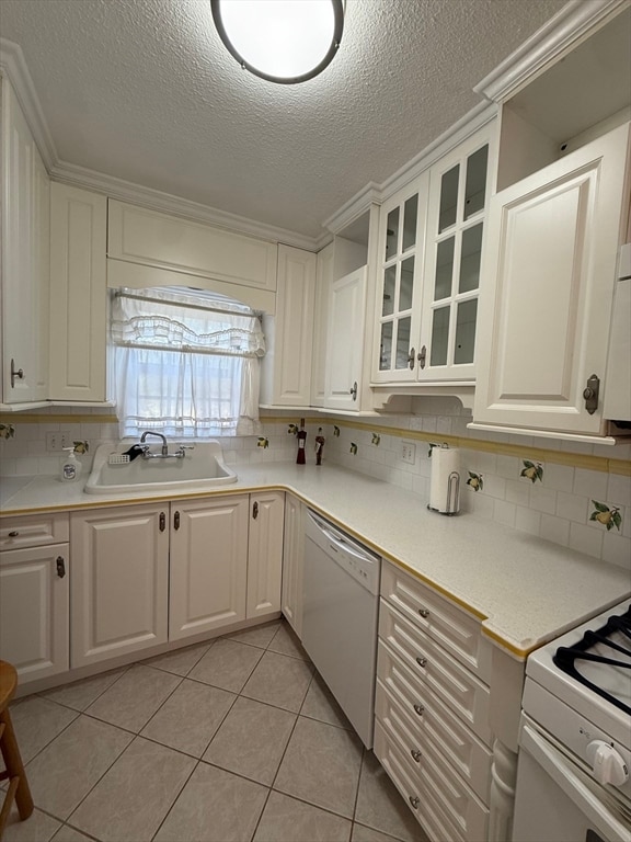 137 Lake Shore Rd in Boston, MA - Building Photo - Building Photo