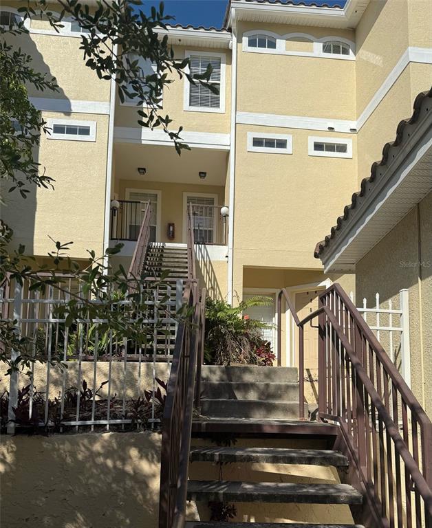property at 692 Seabrook Ct