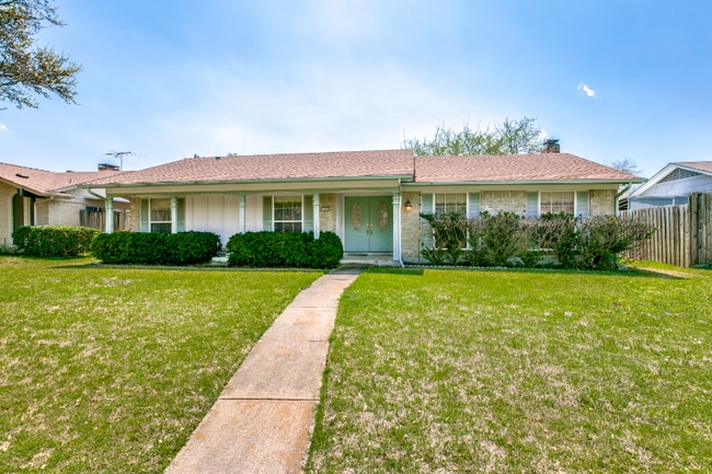 1312 E Spring Valley Rd in Richardson, TX - Building Photo - Building Photo