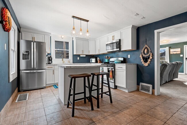 810 Division St, Unit lower