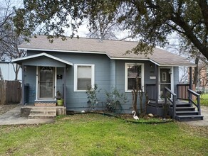 2334 Hiawatha St in San Antonio, TX - Building Photo - Building Photo