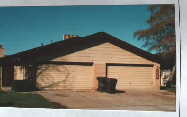 Venetian Bridge Duplex in Stockton, CA - Foto de edificio