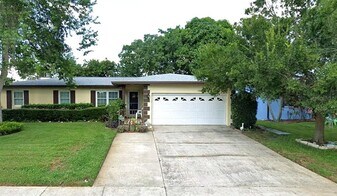 6016 18th St NE in St. Petersburg, FL - Building Photo