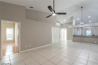 1704 Royal Cir in Naples, FL - Building Photo - Building Photo