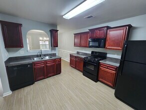 5860 el Segundo Way in Atlanta, GA - Building Photo - Building Photo