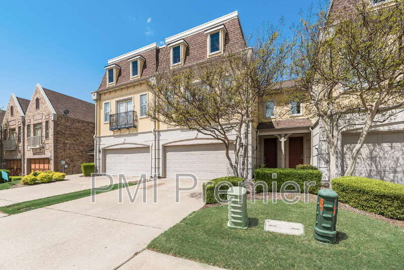 321 Metropolitan Dr in Plano, TX - Building Photo