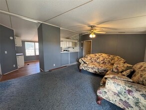 114 Speir Ln in Elgin, TX - Building Photo - Building Photo