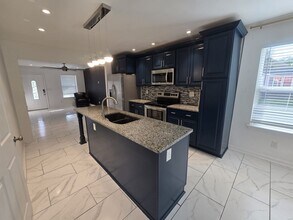 1528 16th Ave N in Nashville, TN - Building Photo - Building Photo